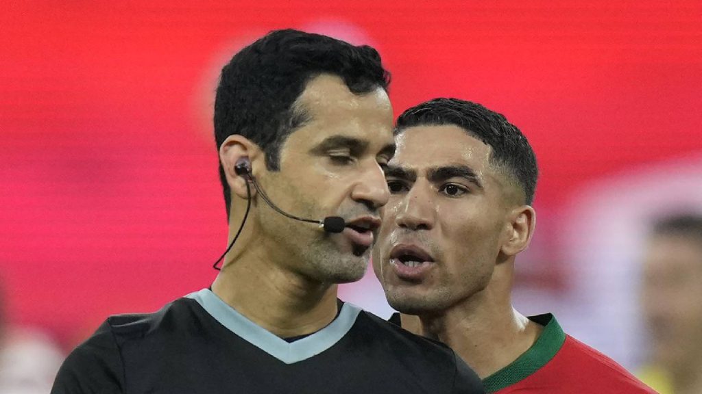 FIFA Cuba Selindung Achraf Hakimi Bersemuka Dengan Infantino