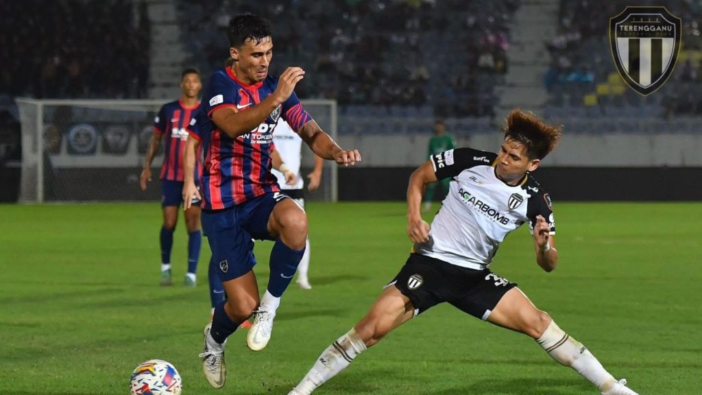 Pelukan Erat Corbin-ong & Akhyar Rashid Bawa Makna Mendalam