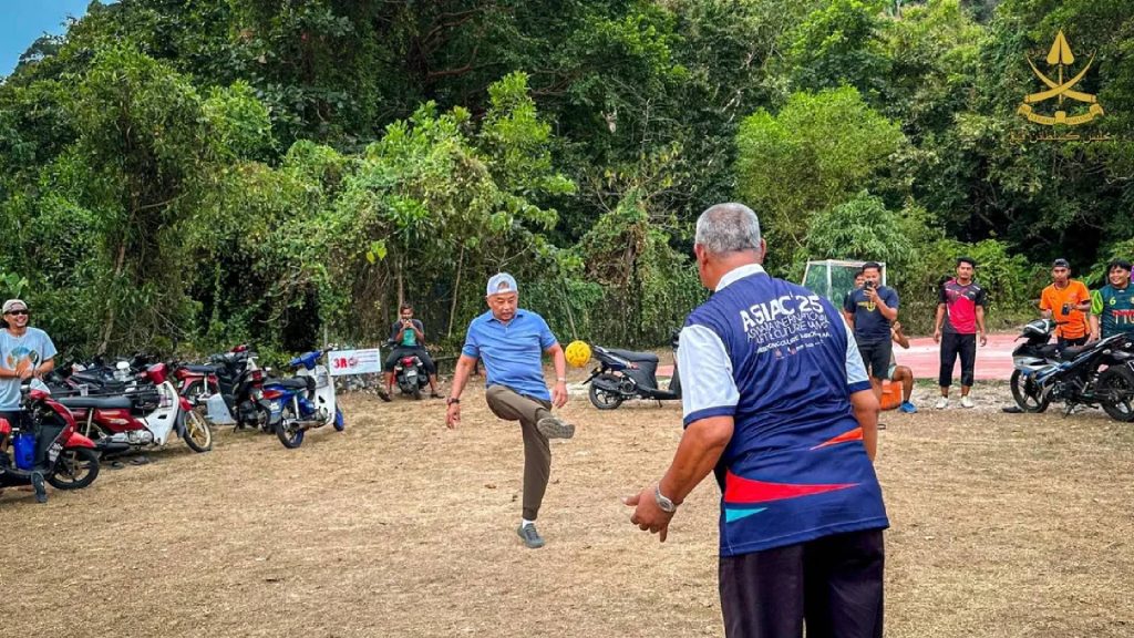 Kemahiran Sepak Takraw Sultan Pahang Jadi Bualan Warganet