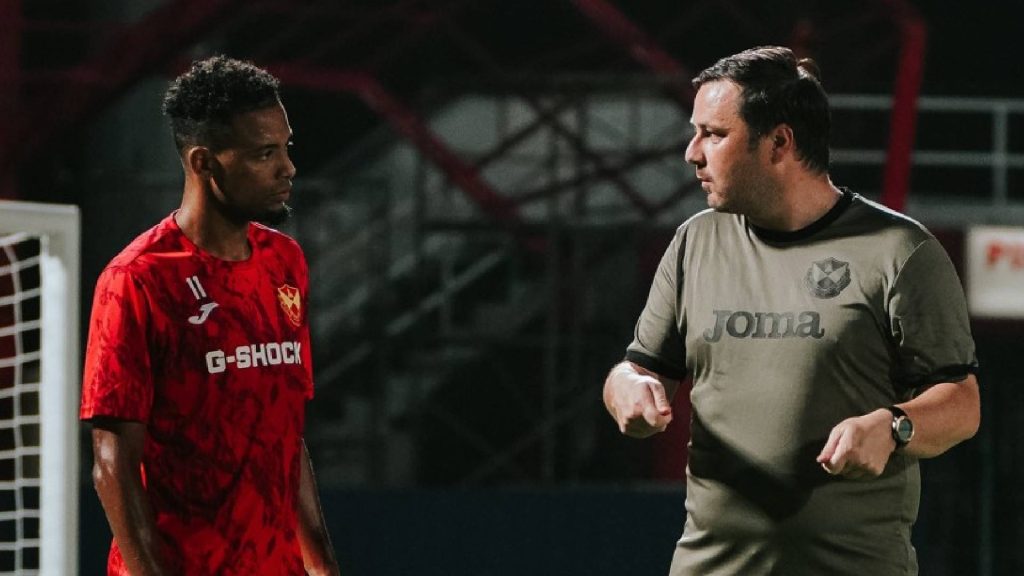 Bekas Jurulatih Selangor Bimbing Kemboja