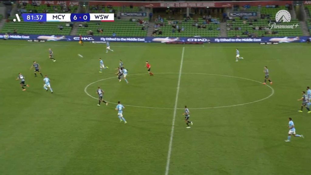 Pemain Australia Buat ‘Hal’, Jaring Gol Padu Dari Tengah Padang