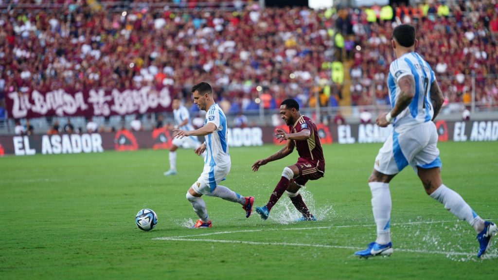 Macam Main Atas Bendang, Perlawanan Venezuela vs Argentina Terganggu