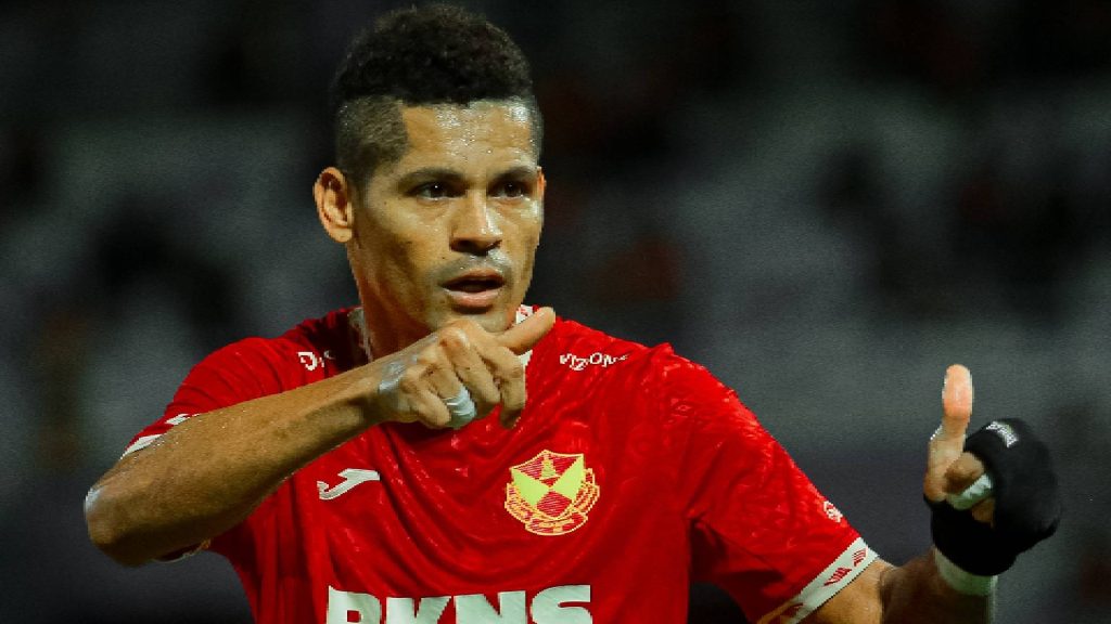 Media Antarabangsa Terkesima Dengan Ayron Del Valle