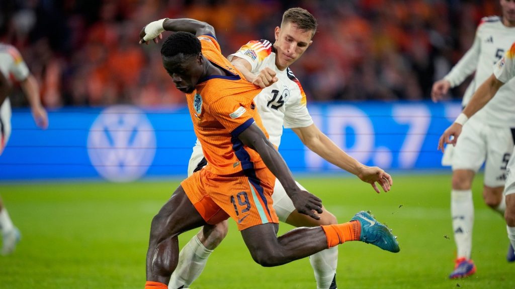 Belanda Bangkit Ikat Jerman