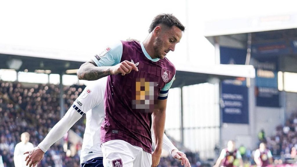 Josh Brownhill Disenarai Pendek Pemain Terbaik Bulanan PFA