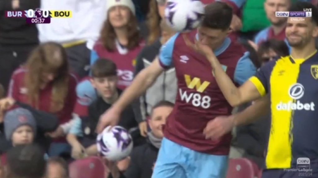 Pertahanan Burnley, Dara O’Shea Raih Kad Kuning Sepantas 25 Saat di EPL