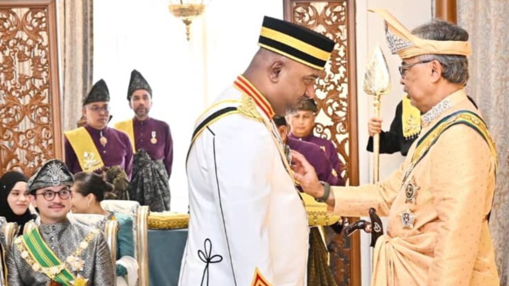 Christopher Raj Terima Darjah Indera Mahkota Pahang, Kini Bergelar Dato’