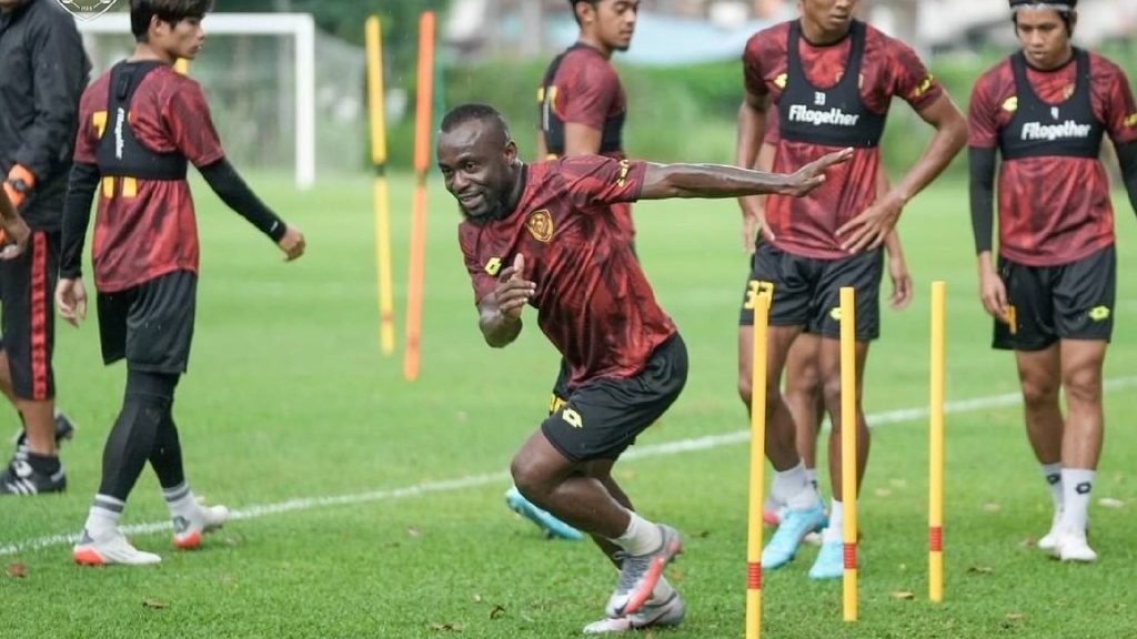 Cukup 5 Tahun Di Malaysia, Dechi Marcel Sedia Untuk Naturalisasi?