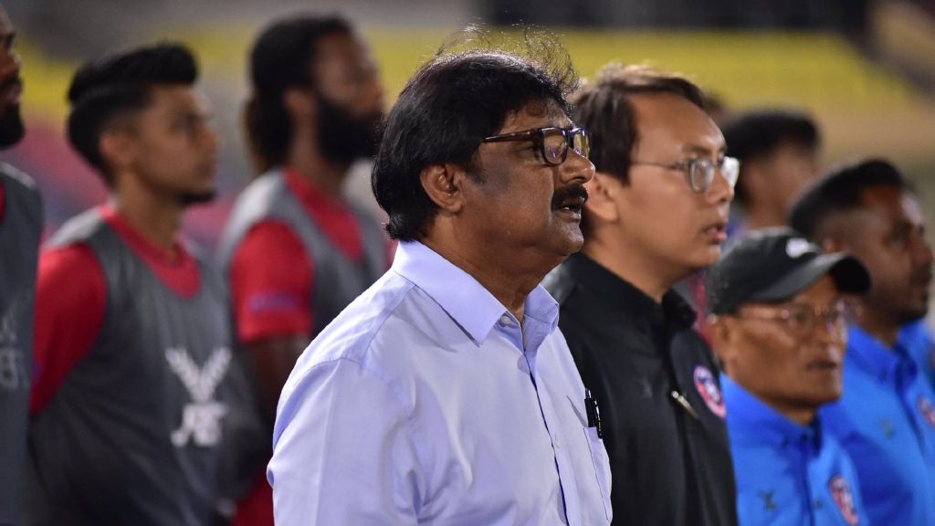 K. Devan Undur Diri?