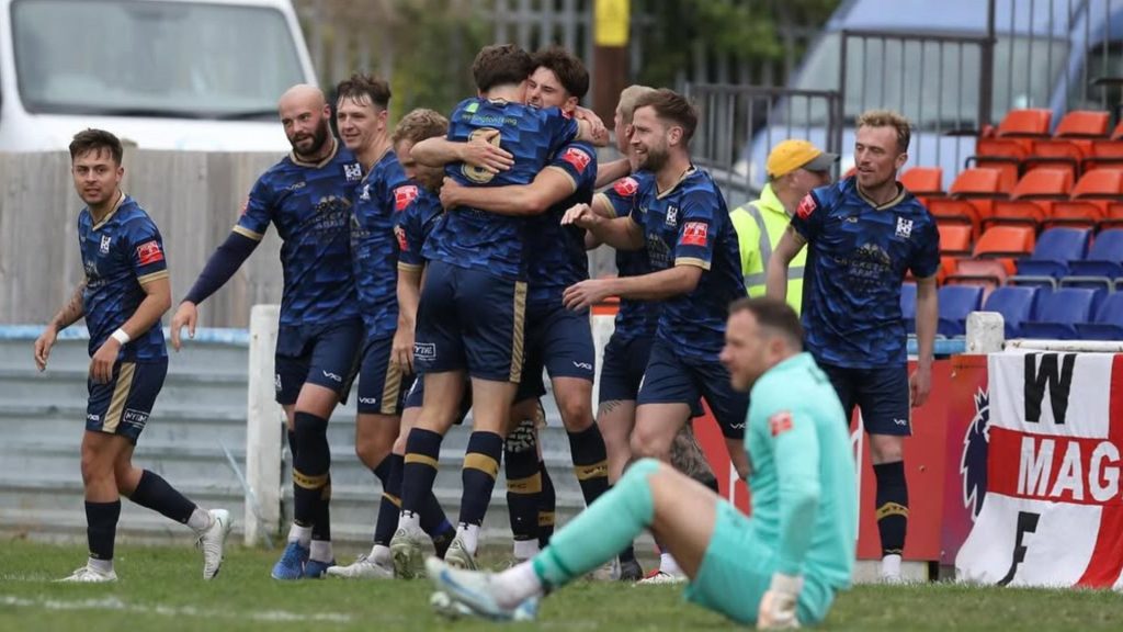 Pemain Kacukan Malaysia Tinggalkan Kelab England