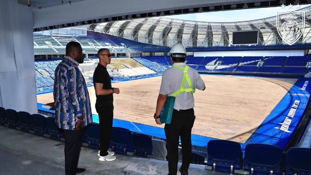 Luis Garcia Tinjau Kerja Penaiktarafan Stadium Sultan Ibrahim