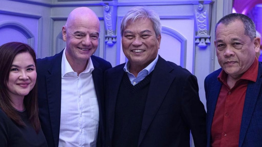 Presiden FIFA Muat Naik Foto Bersama Hamidin