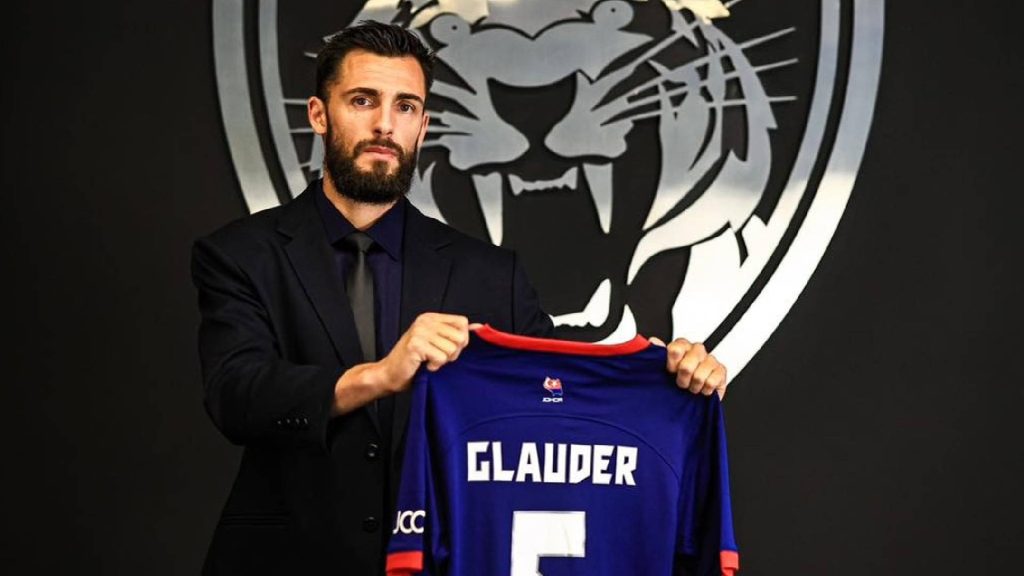 Antonio Glauder Rekrut Pertama JDT