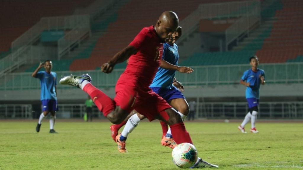 Greg Nwokolo Klaim Suporter Bikin Timnas Indonesia Susah Berkembang