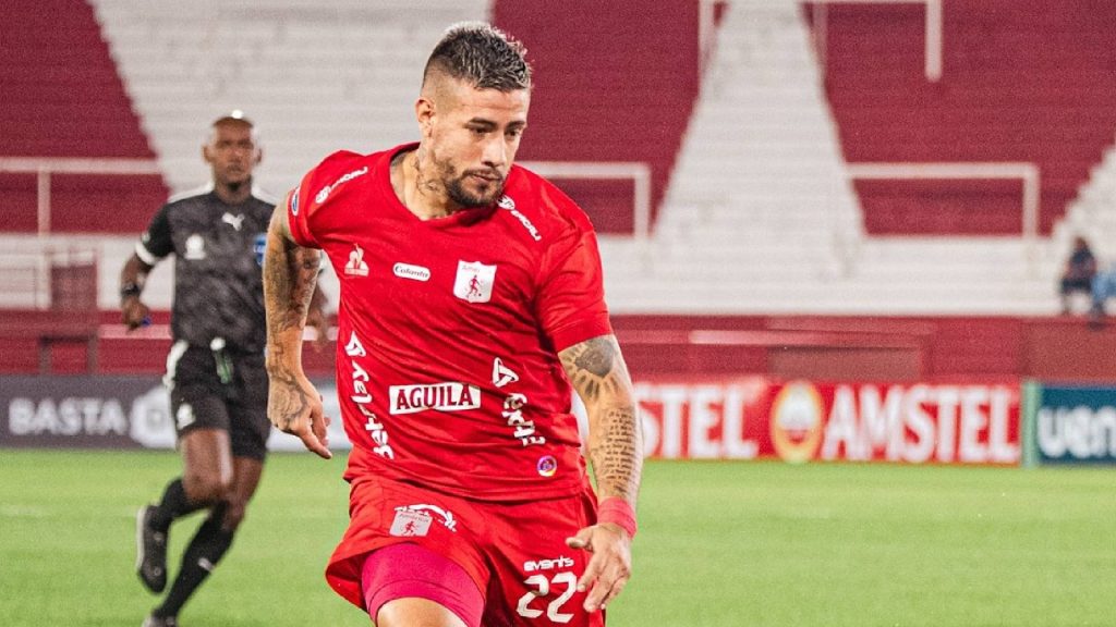 Giliran Rodrigo Holgado Ditamatkan Kontrak?