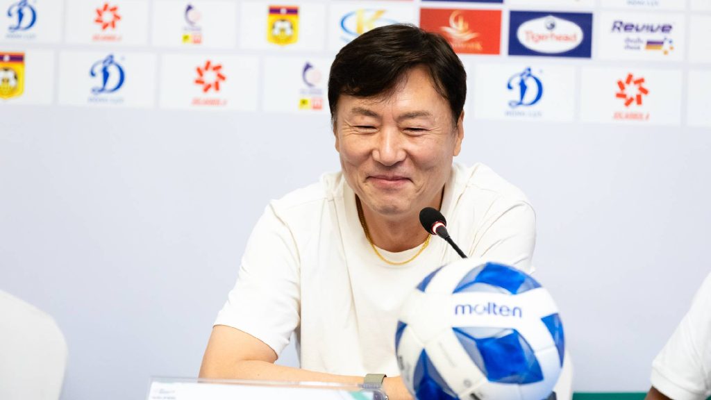 Jurulatih Laos Enggan Fikir Masalah Malaysia