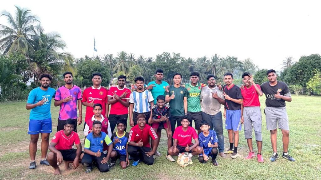 Baddrol Bakhtiar Santuni Belia India Bermain Bola Sepak