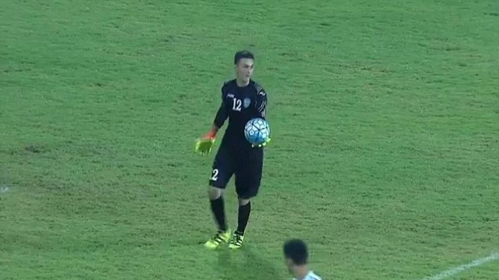 Penjaga Gol Ini Bertindak Pelik Hanya Kerana Satu Sepakan