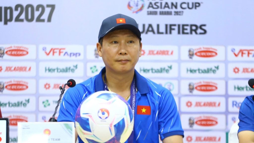 Jurulatih Vietnam Salahkan Hujan