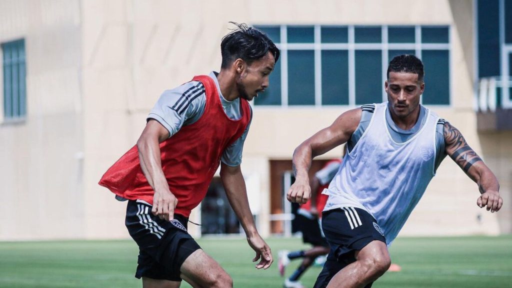 Wan Kuzain Pulang Ke Malaysia