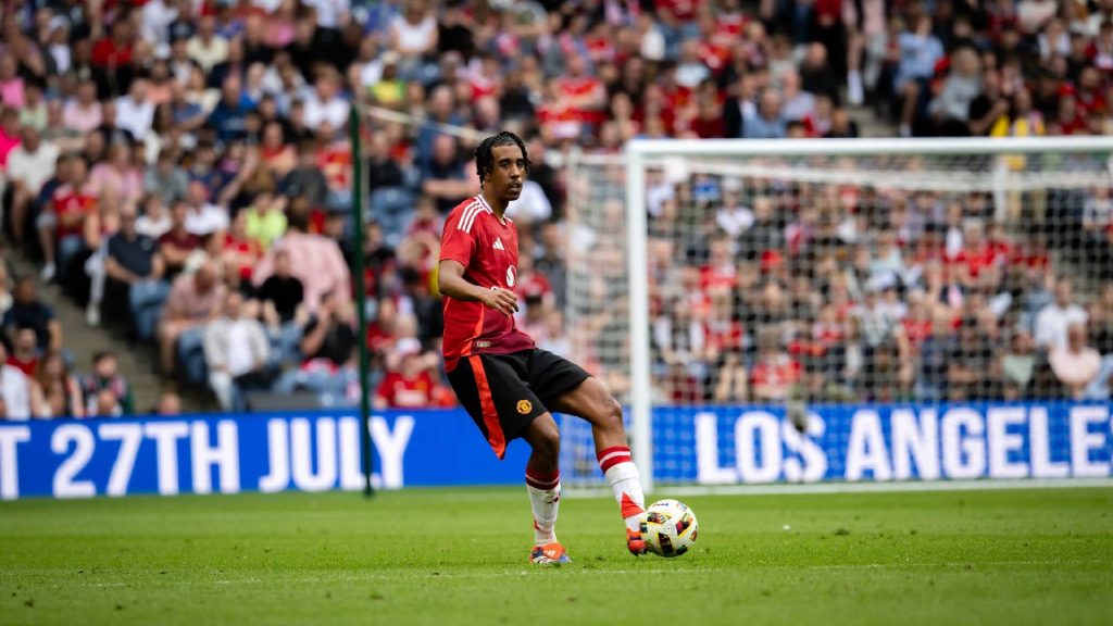 Man United Hilang Khidmat Leny Yoro