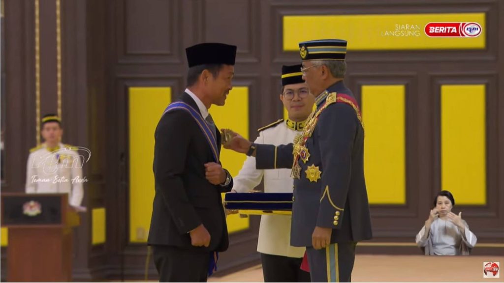 Lim Teong Kim Kini Bergelar Datuk