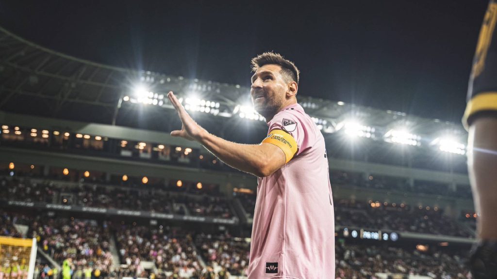 Lionel Messi Diperli Kerana Sebiji Pizza