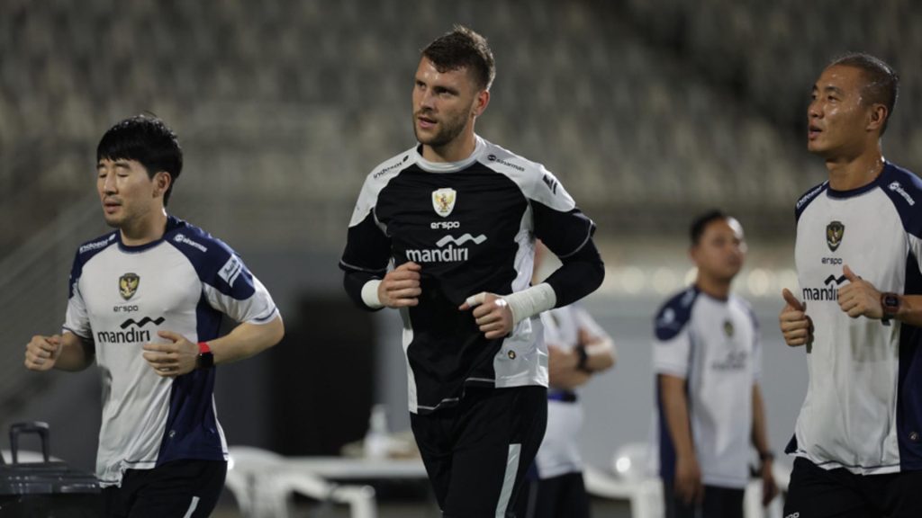 Pede Hadapi Penyerang Jepang, Maarten Paes: Saya Pernah Lawan Messi!