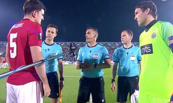 Aksi Maguire Yang Terlupa Bahawa Dirinya Adalah Kapten