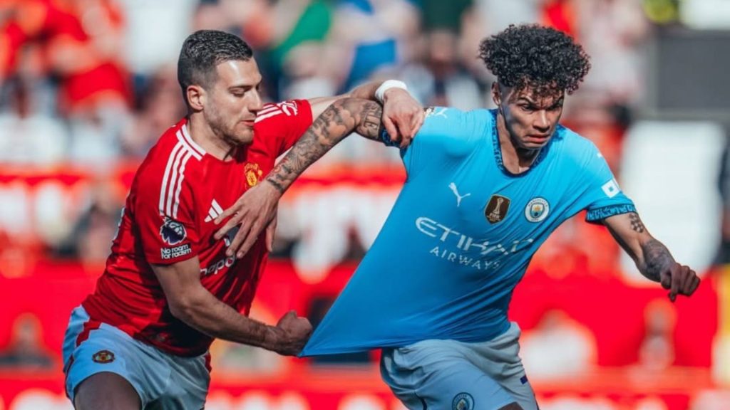 EPL: Aksi Sengit Paksa Manchester United & City Berkongsi Mata