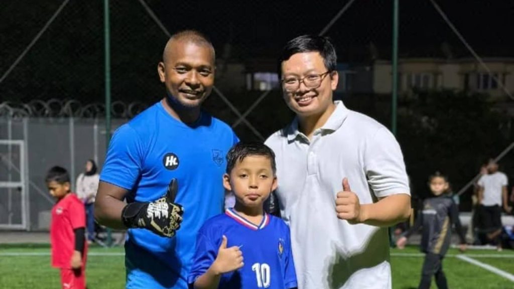 Kisah Penjaga Gol Indonesia Terbang Ke Malaysia Demi Latihan Keras