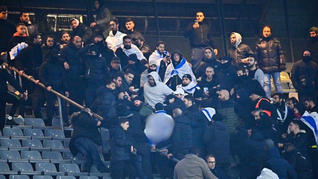 Penyokong Israel Buat Kecoh Lagi, Bergaduh Di Stadium Perancis