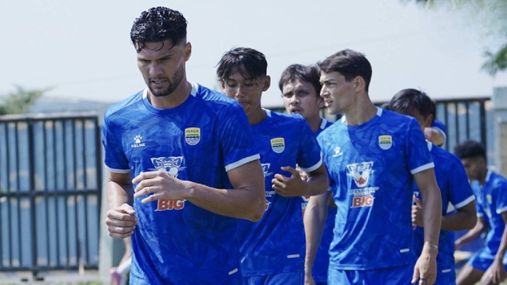 Bintang Persib Bandung Nyaris Ditahan Polis