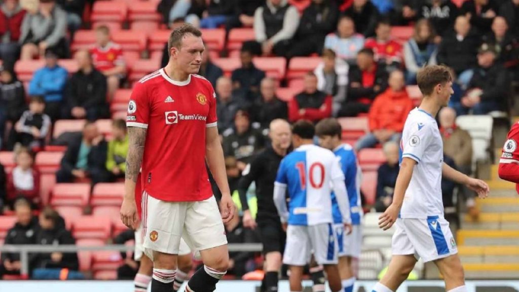 Legenda Man United, Phil Jones Bersara