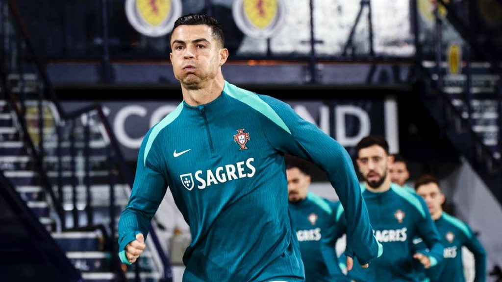 Cristiano Ronaldo: Pandang Saya Ketika Saya Jawab Soalan Kamu
