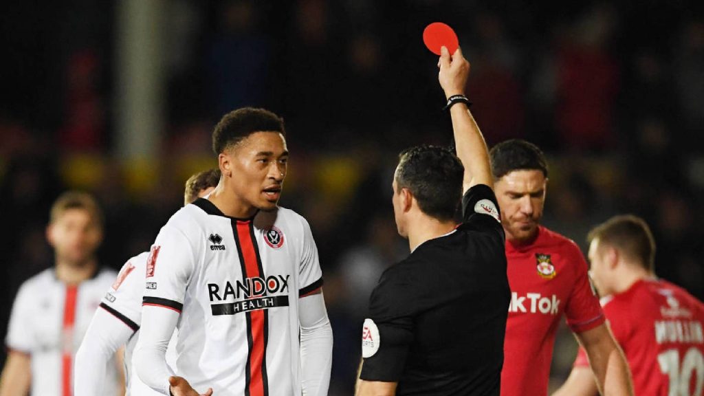 Kenapa Pengadil Pakai Kad Bulat?