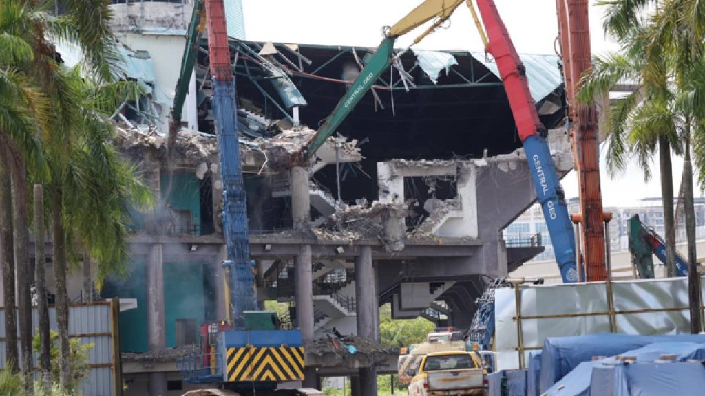 ‘Debu Hilang Kurang 1 Minit’ Detik Bumbung Stadium Malawati Jatuh