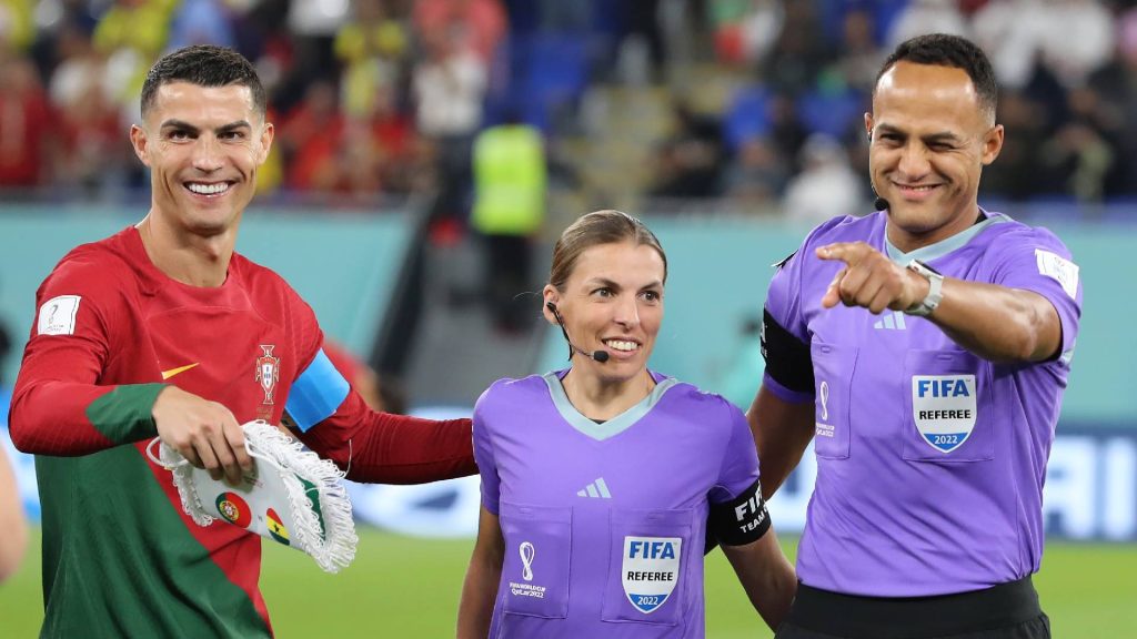 Frappart Pengadil Wanita Pertama Piala Dunia