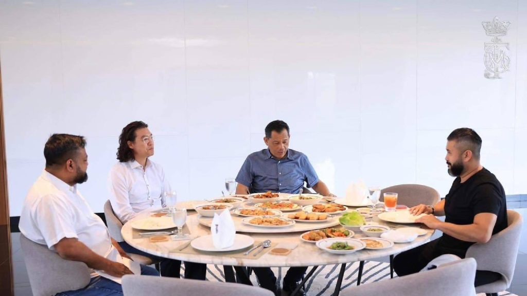 Kim Pan-gon, Hamidin Mengadap TMJ