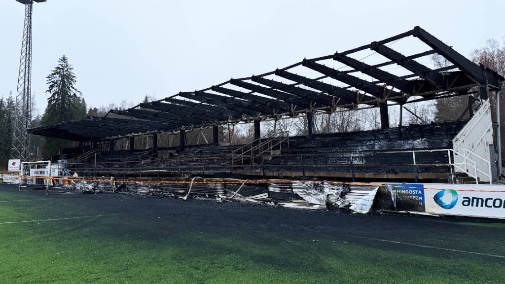 Peminat Kelab Finland Tergamak Bakar Stadium