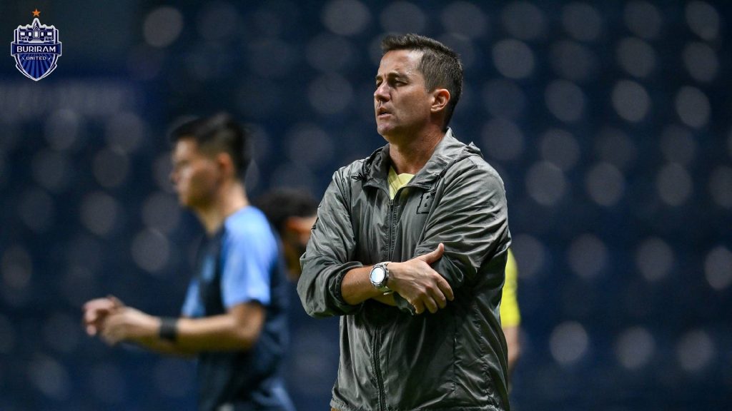 Jurulatih Buriram United ‘Tabik’ JDT