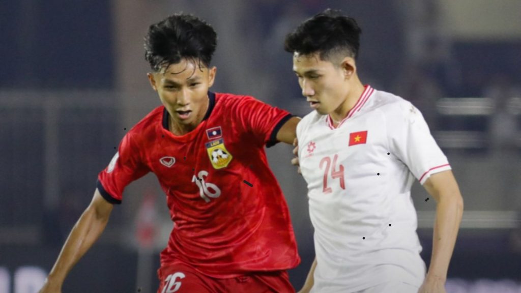 Vietnam Mula Langkah Kanan, Tundukkan Laos