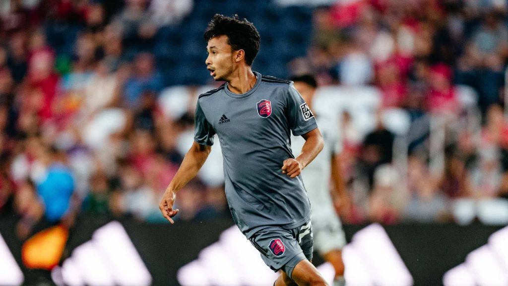 Wan Kuzain ‘Ketuk’ Hati Peter Cklamovski