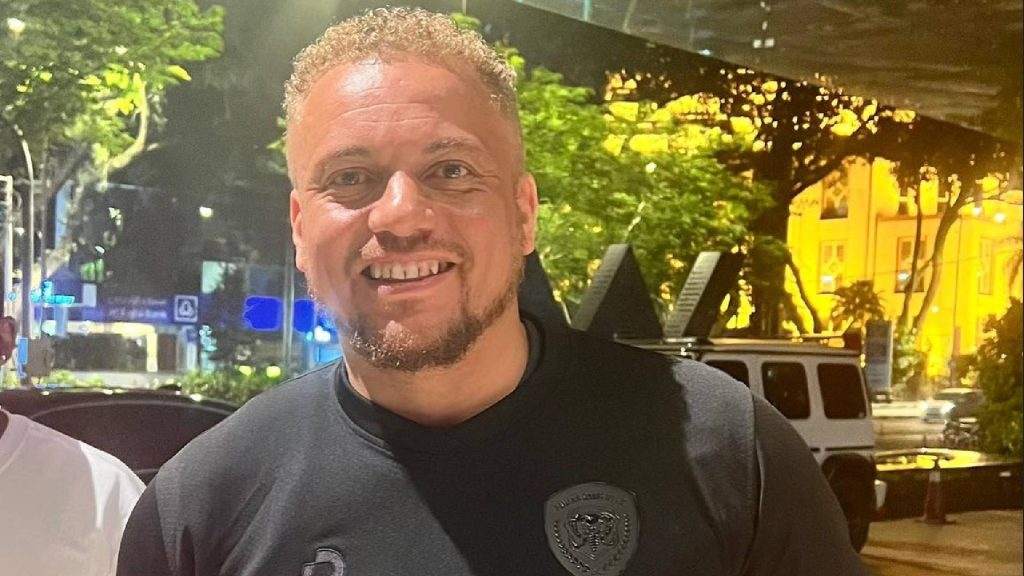 Legenda Man United Tiba Di Malaysia Berbaju Pahang Rangers