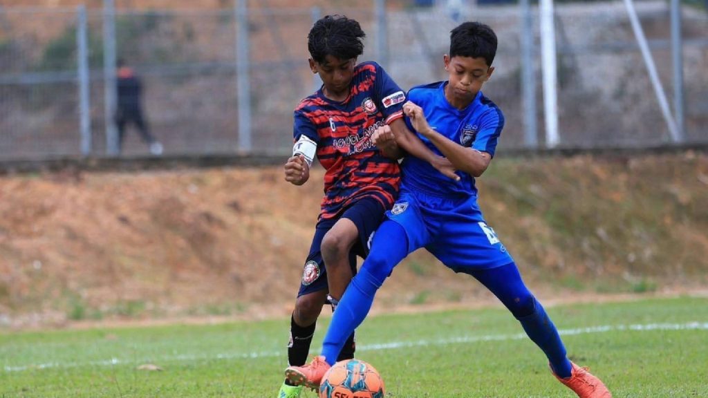 JDT B-12 Garang Belasah Kelab Singapura