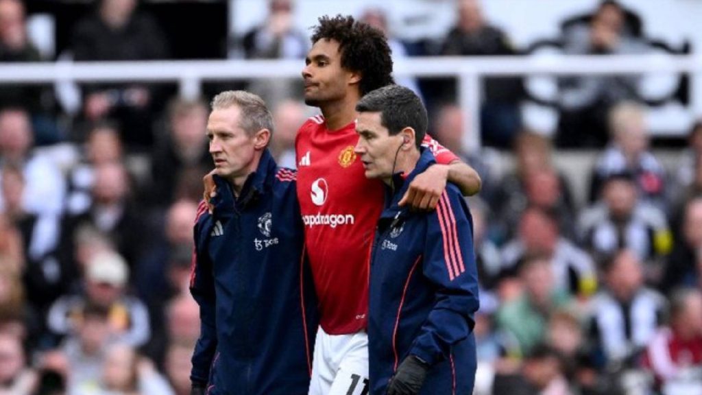 Joshua Zirkzee Berisiko Terlepas Aksi Lawan ASEAN All-Stars Di KL