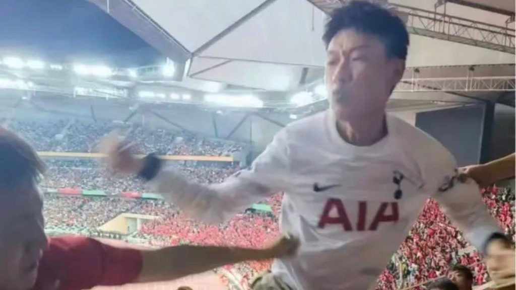 Stadium Kecoh, Penyokong China Berlakon Jadi Orang Korea