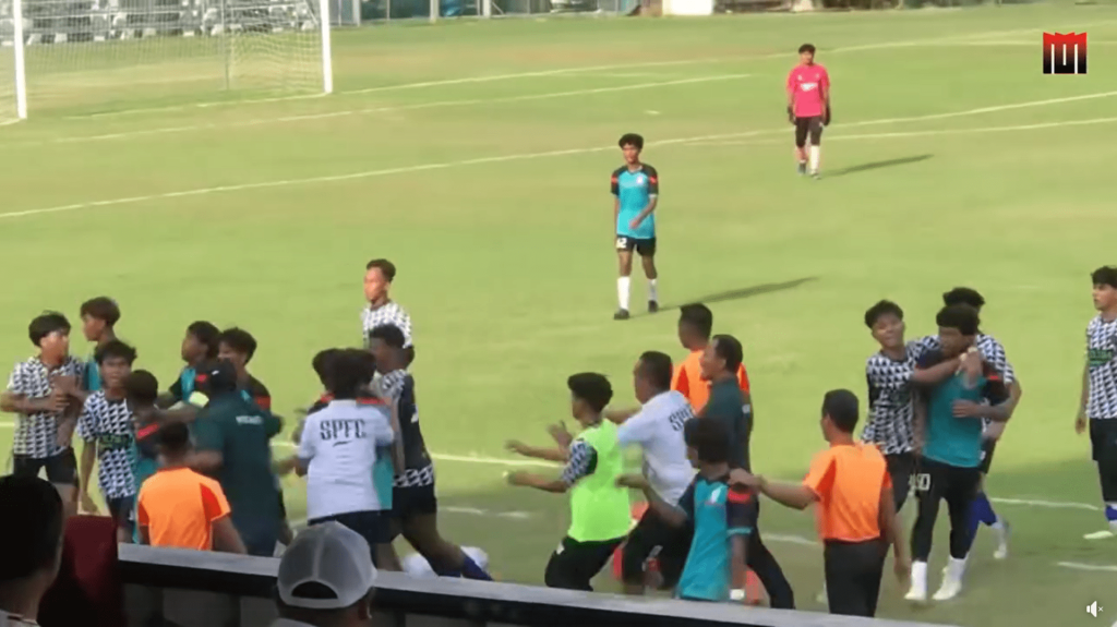 Insiden Pemain Muda Sri Pahang Tendang Pemain Melaka Jadi Bualan Hangat