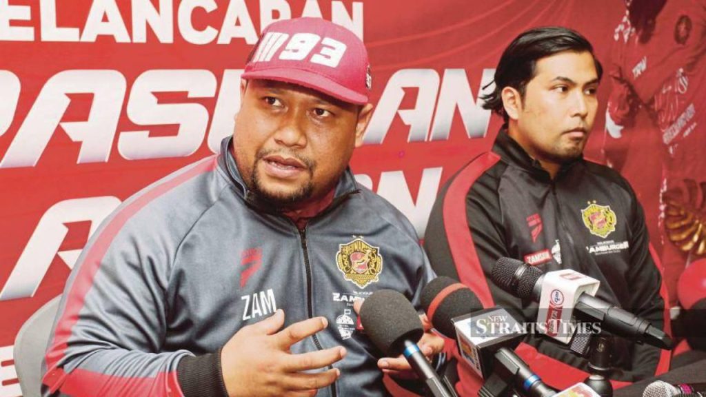 Zamsaham Hadiahkan Sebidang Tanah Kepada Staff Tanda Penghargaan